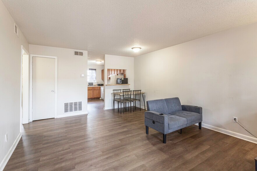 More Photos Of 205 W Moultrie Dr, Blytheville Apartments For Sale