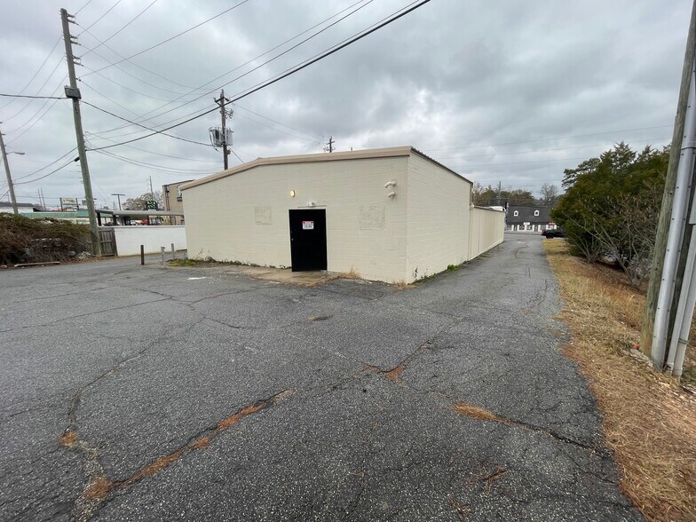 More Photos Of 1714 Manchester Expy, Columbus General Retail For Lease