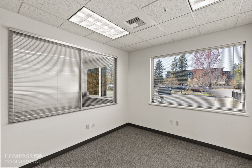 More Photos Of 123 SW Columbia St, Bend Office For Sale