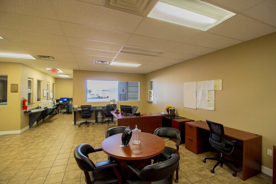 More Photos Of 1005 Snively Ave, Winter Haven Refrigeration Cold Storage For Sale