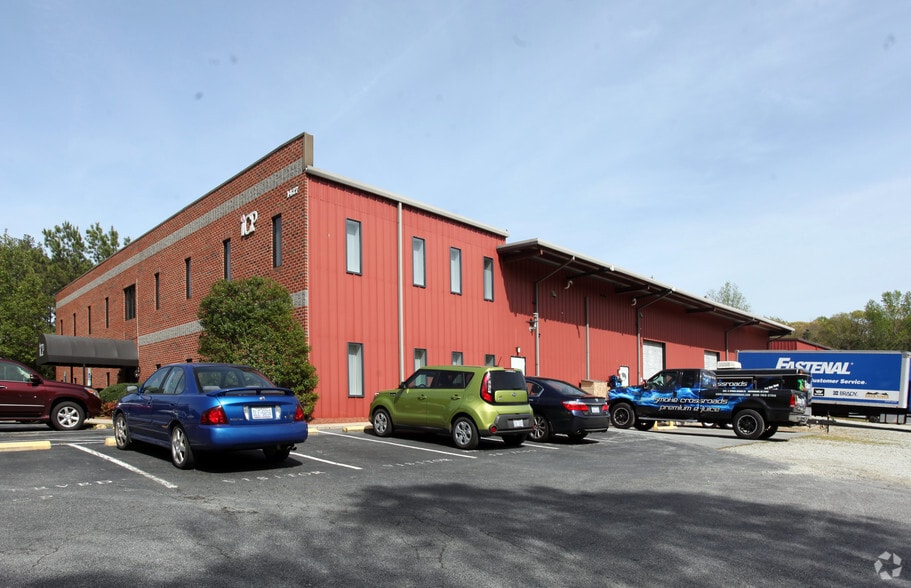 More Photos Of 1427 Boulder Ct, Greensboro Warehouse For Lease