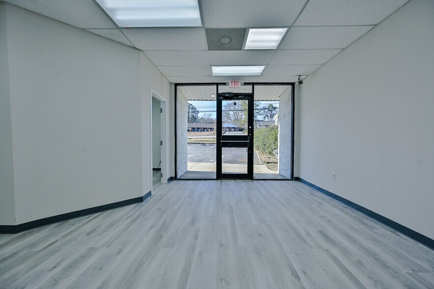 More Photos Of 4664 Lawrenceville Hwy NW, Lilburn Freestanding For Sale