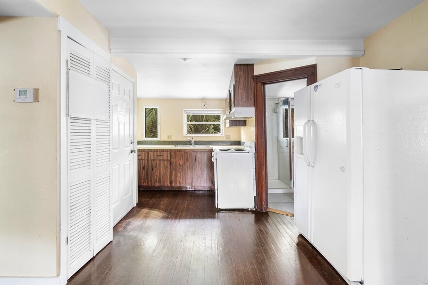 More Photos Of 402 N Federal Hwy, Lake Worth Apartments For Sale