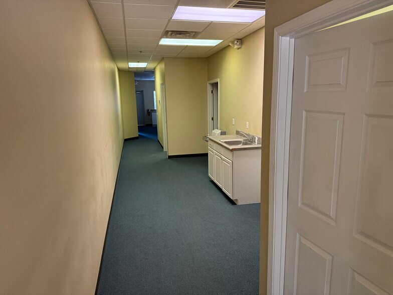 More Photos Of 319 Garlington Rd, Greenville Light Manufacturing For Lease