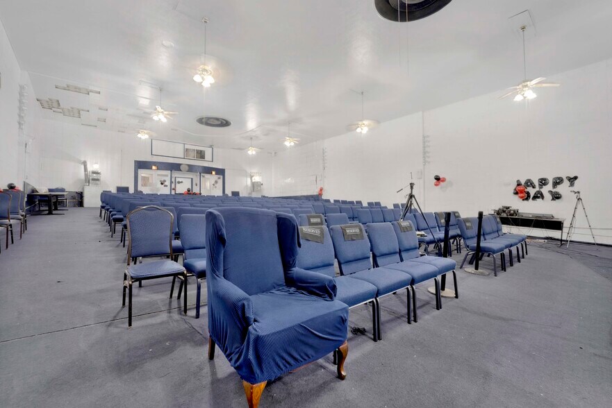 More Photos Of 3677 W Grand Ave, Chicago Religious Facility For Sale