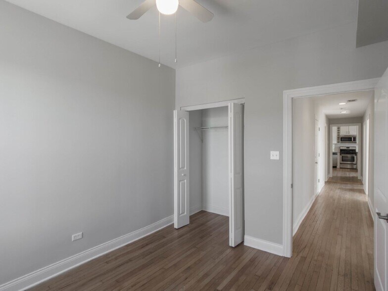 More Photos Of 4401-4403 N Clark St, Chicago Apartments For Lease