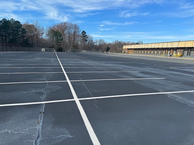 More Photos Of 7110 E Washington St, Mebane Distribution For Lease