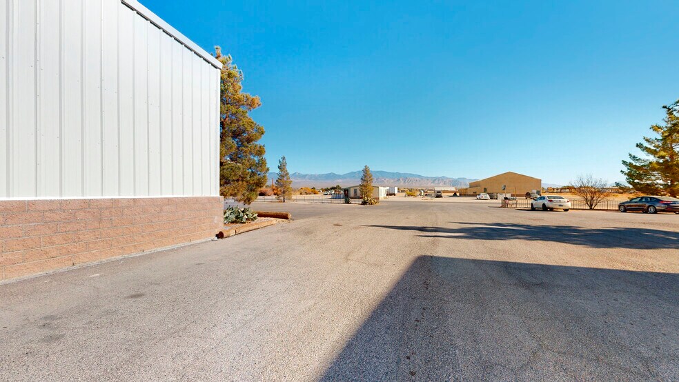 More Photos Of 800 Margaret St, Pahrump Warehouse For Lease