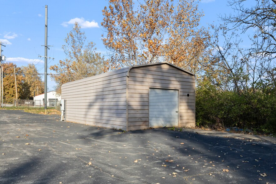 More Photos Of 7014 Saint Charles Rock Rd, Saint Louis Land For Sale