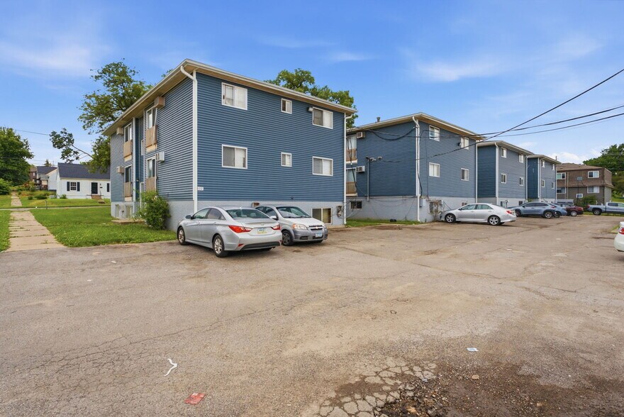 More Photos Of 802-816 15th Ave SW, Cedar Rapids Apartments For Sale