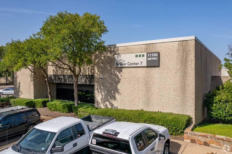 More Photos Of 11100 Metric Blvd, Austin Light Distribution For Lease