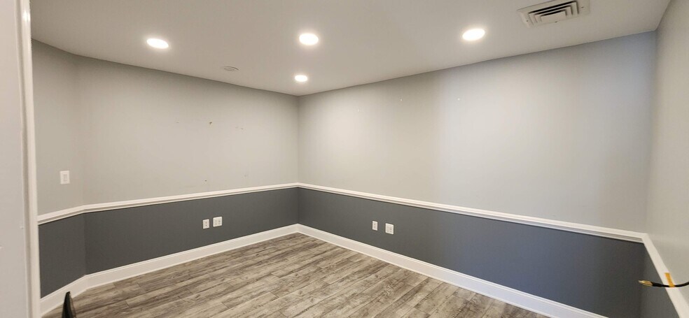 More Photos Of 10395 Democracy Ln, Fairfax Office For Sale
