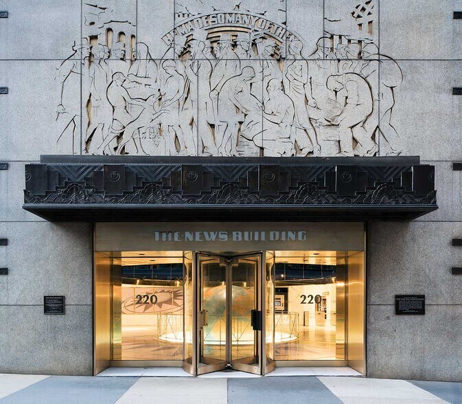 More Photos Of 220 E 42nd St, New York Office For Lease