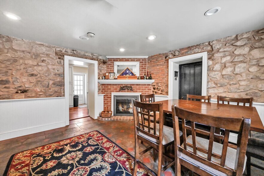 More Photos Of 301 W Main St, Ephrata Hospitality For Sale