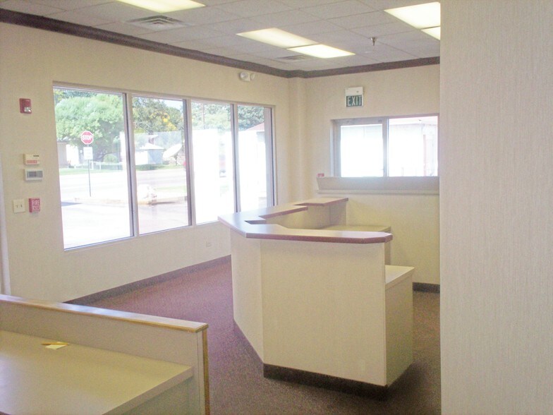 More Photos Of 4560 S Federal Blvd, Englewood Auto Repair For Sale