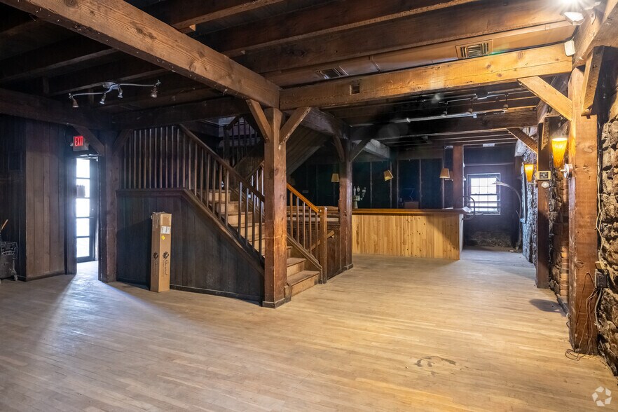 More Photos Of 510 Summit Ave, Jersey City Restaurant For Sale