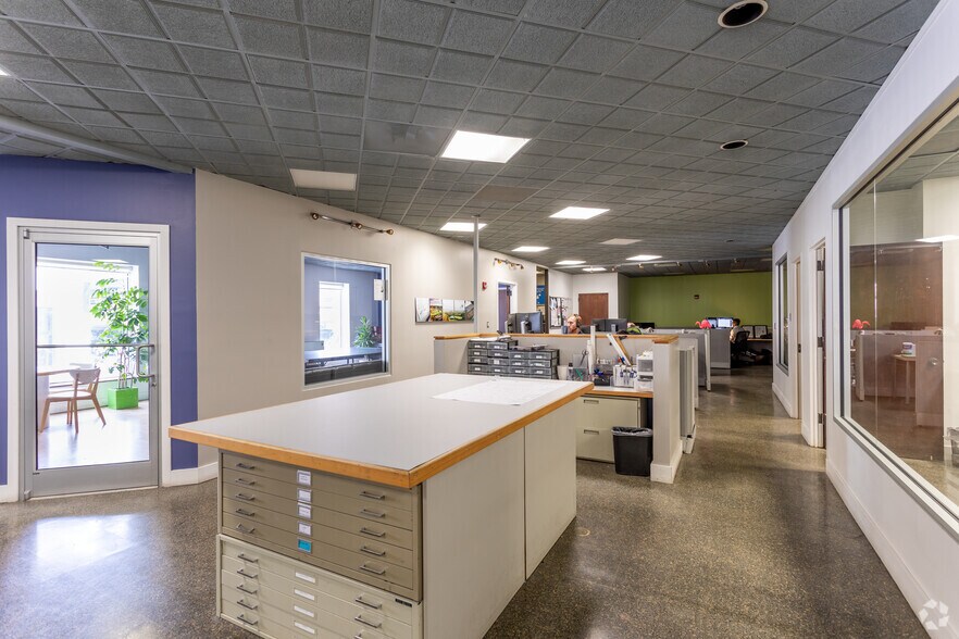 More Photos Of 101-103 W Main St, Durham Office For Lease