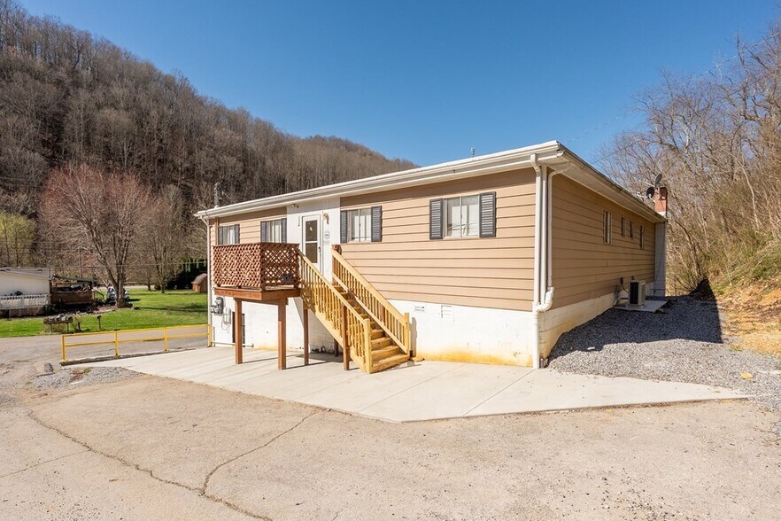 More Photos Of 171 Market St, Marion Multifamily For Sale