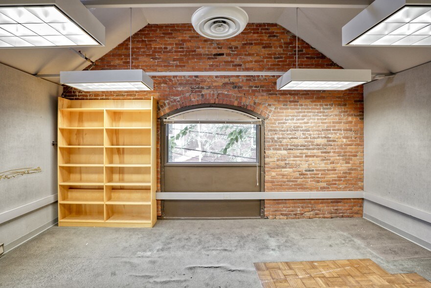 More Photos Of 480 Hampden St, Holyoke Office For Sale