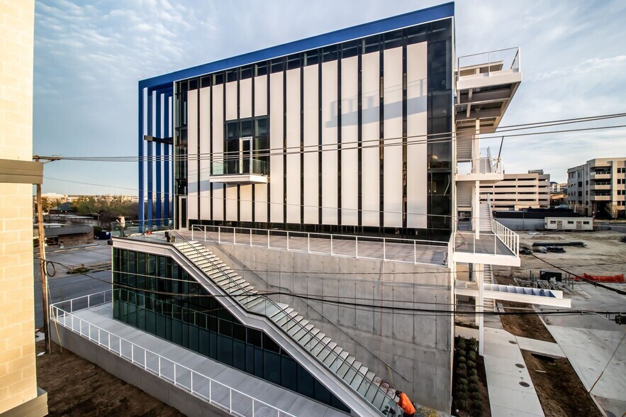 More Photos Of 1212 Hurley Ave, Fort Worth Hotel For Sale