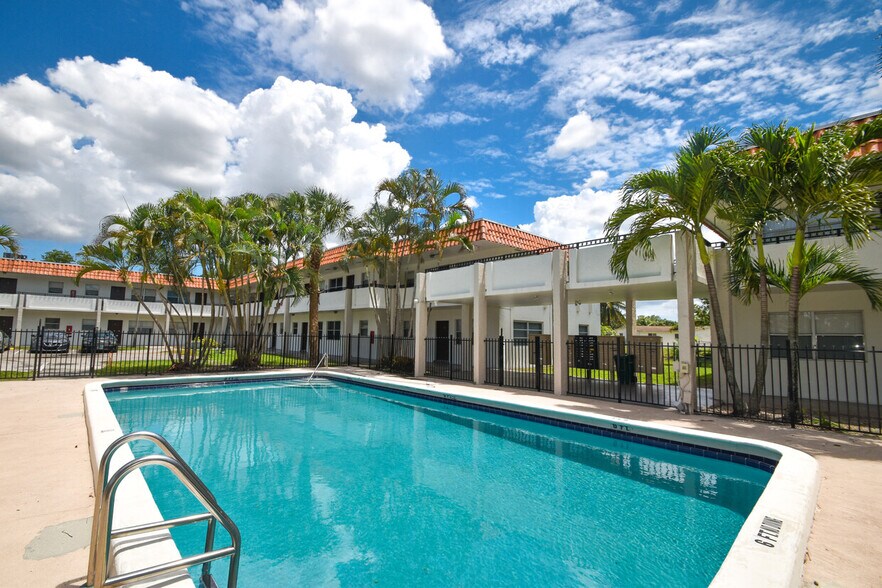 More Photos Of 400 NW 65th Ave, Margate Apartments For Sale