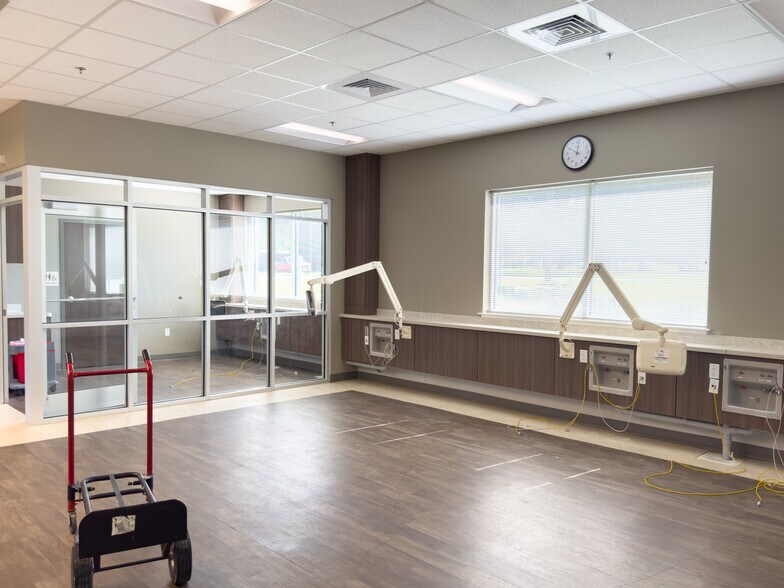 More Photos Of 1014 S Forest Ave, Luverne Medical For Sale