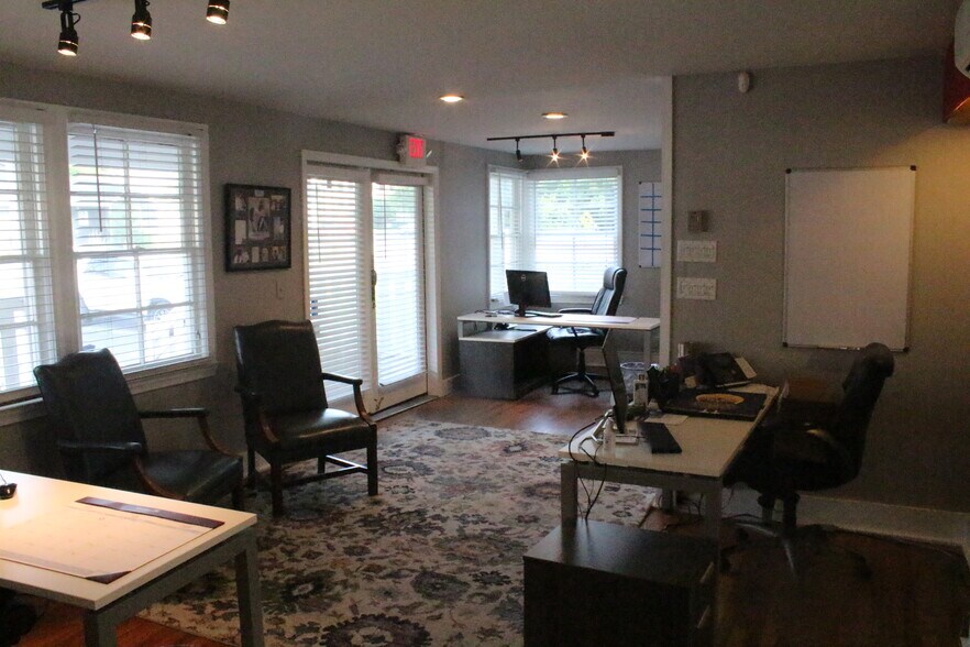 More Photos Of 507 E Iris Dr, Nashville Office For Lease