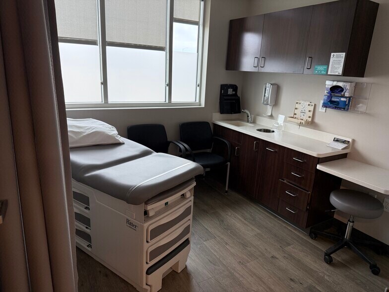 More Photos Of 4025 Westmark Dr, Dubuque Office For Sale
