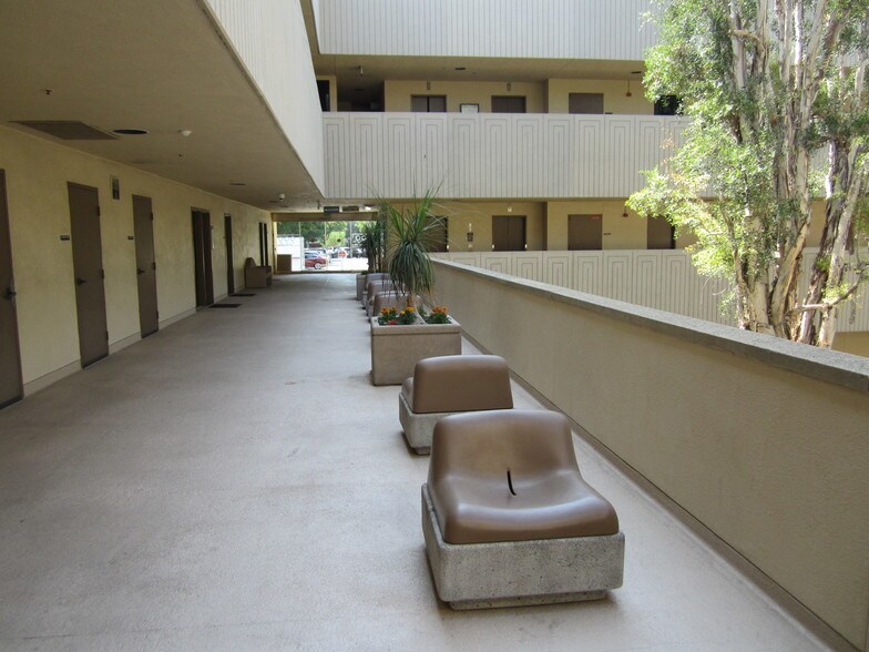 More Photos Of 999 N Tustin Ave, Santa Ana Office For Sale