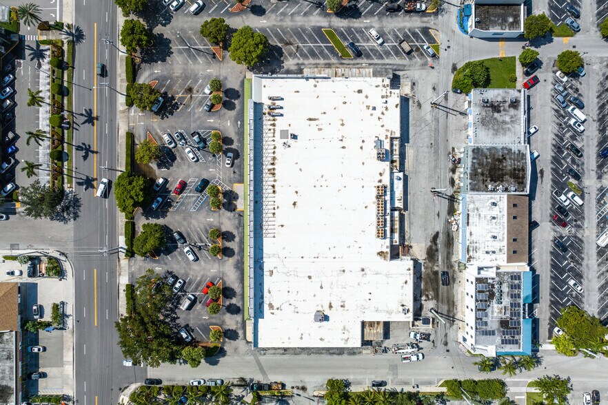 More Photos Of 1625 Cordova Rd, Fort Lauderdale Supermarket For Lease