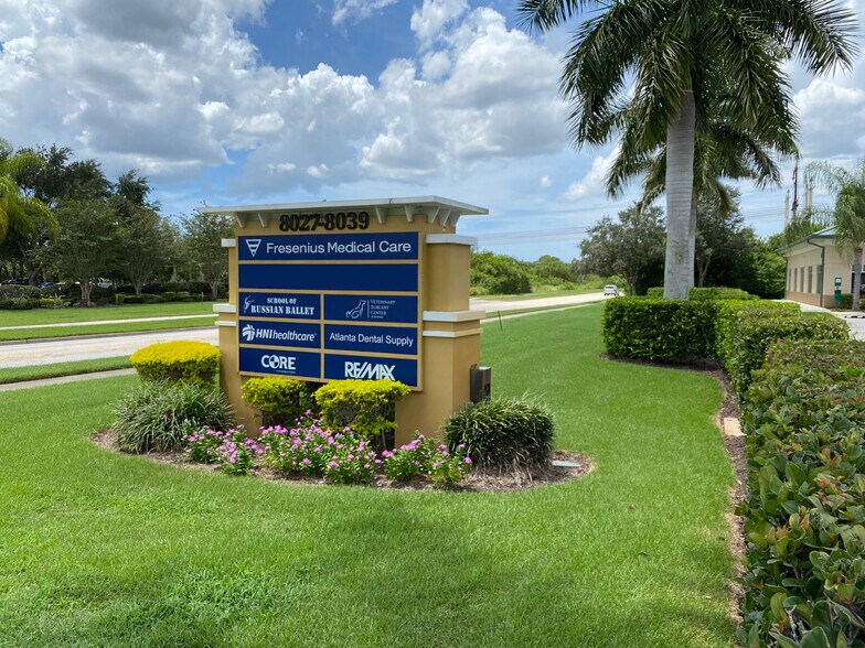 More Photos Of 8039 Cooper Creek Blvd, Bradenton Unknown For Lease