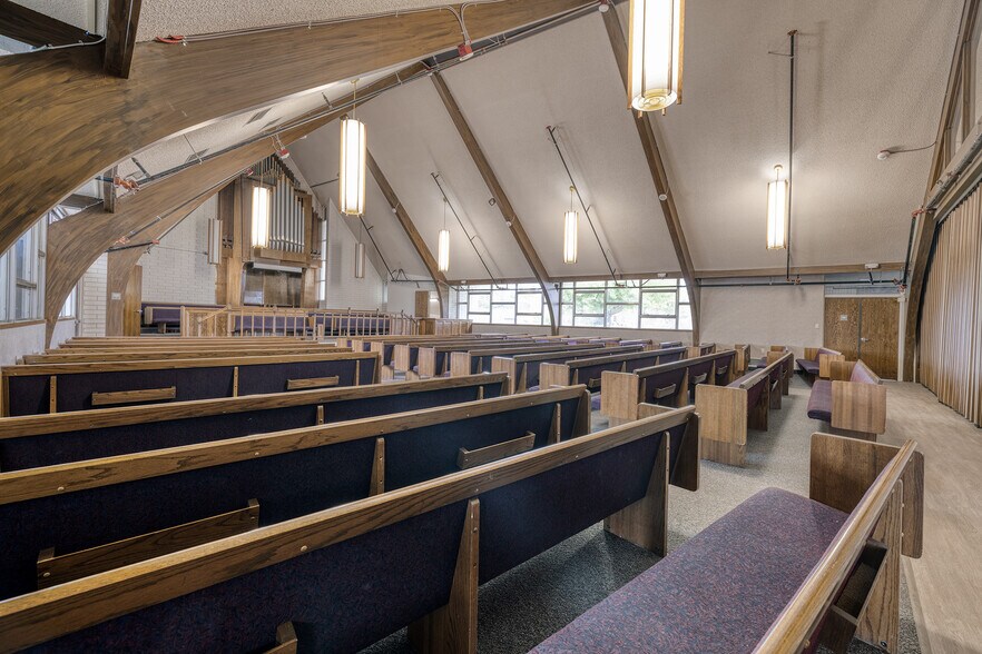 More Photos Of 2401 E Tonopah Ave, North Las Vegas Religious Facility For Sale