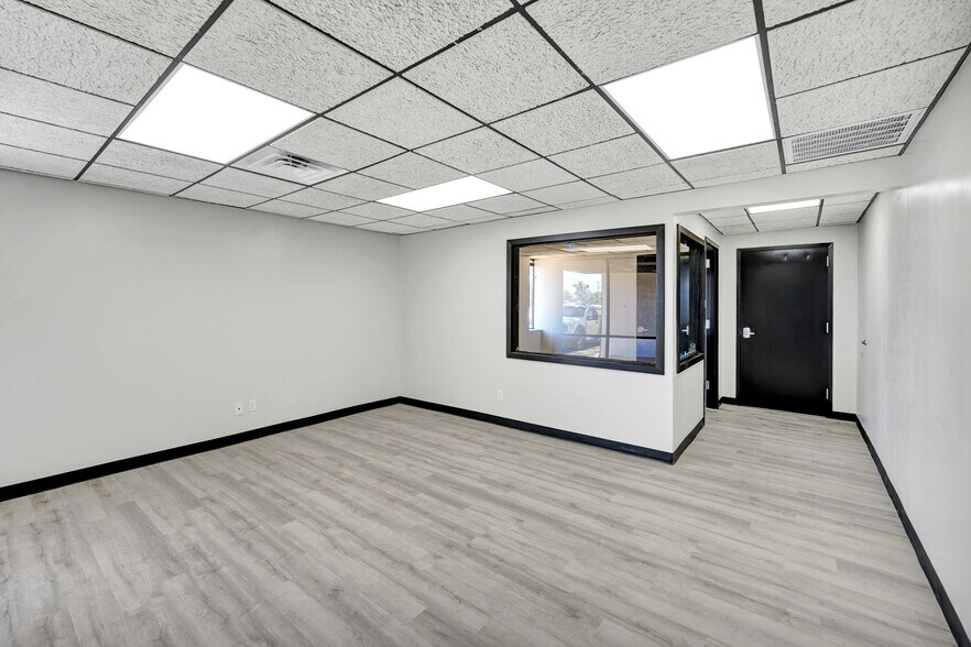 More Photos Of 602 N Baird St, Midland Office For Lease