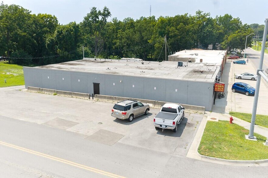 More Photos Of 5101 Leavenworth Rd, Kansas City Storefront For Sale