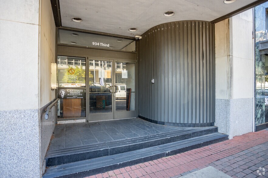 More Photos Of 934 3rd St, Alexandria Office Residential For Sale