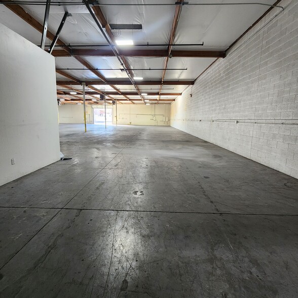 More Photos Of 1233 W Geneva Dr, Tempe Manufacturing For Lease