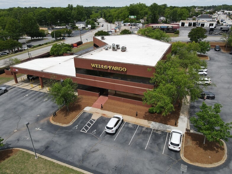 More Photos Of 1101 N Main St, Anderson Office For Sale