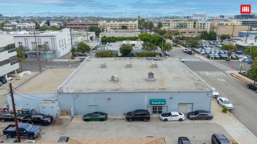 More Photos Of 901 Santa Monica Blvd, Santa Monica Freestanding For Sale