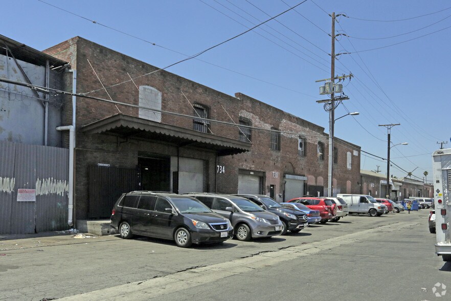 More Photos Of 710-734 E 62nd St, Los Angeles Warehouse For Lease