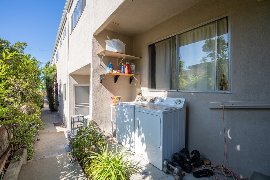 More Photos Of 1434 Berkeley St, Santa Monica Apartments For Sale