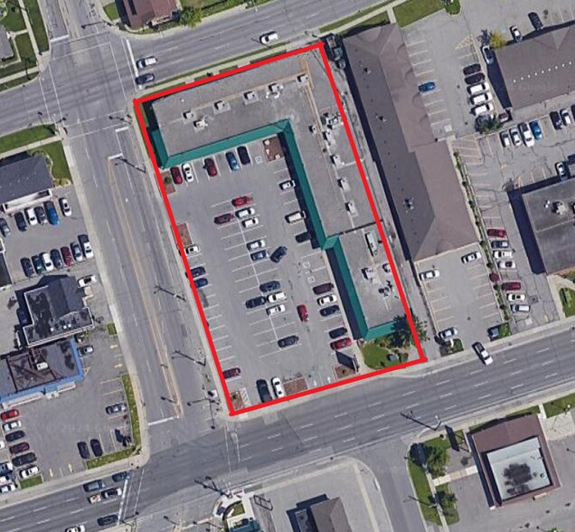 More Photos Of 400 King St W, Oshawa Storefront For Lease