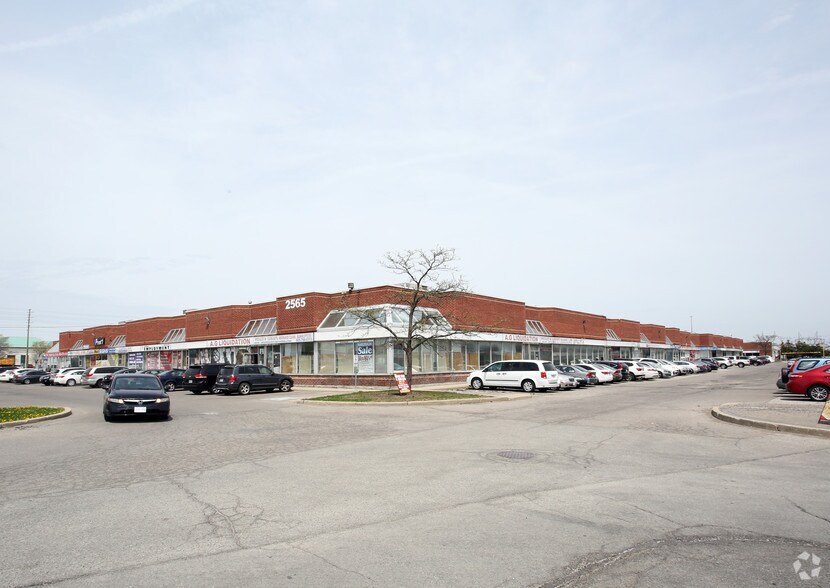 More Photos Of 2565 Steeles Ave E, Brampton General Retail For Lease