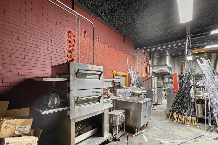 More Photos Of 367 State Highway 155 N, Gilmer Bar For Sale