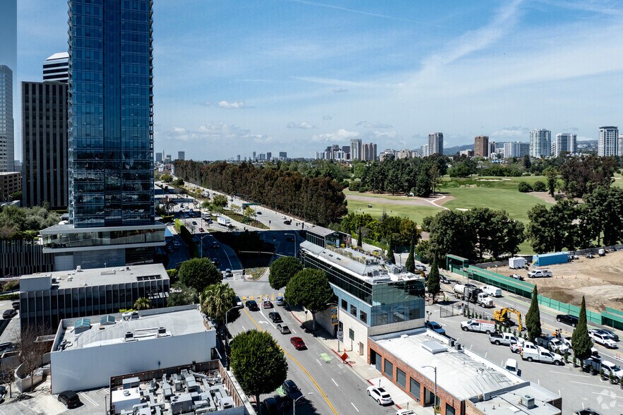 More Photos Of 9975 Santa Monica Blvd, Beverly Hills Loft Creative Space For Lease