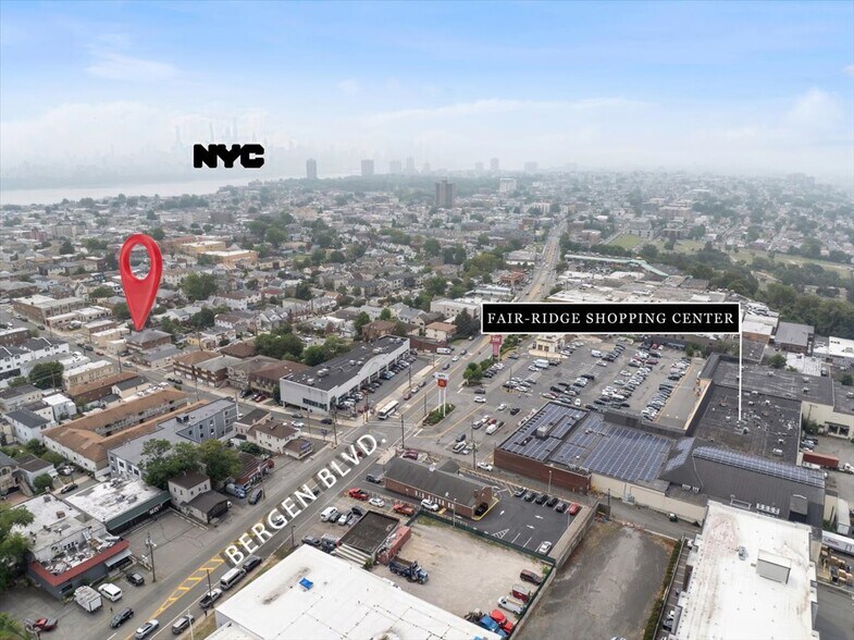 More Photos Of 456 Walker St, Fairview Flex For Lease