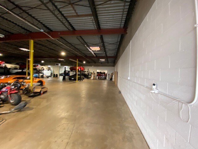 More Photos Of 1155 N Warson Rd, Creve Coeur Light Manufacturing For Lease