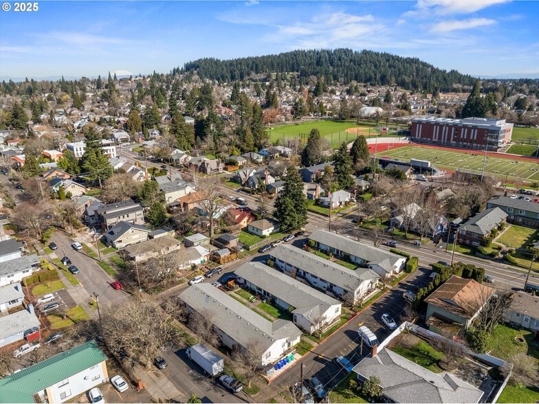 More Photos Of 5104-5132 SE Clinton St, Portland Apartments For Sale