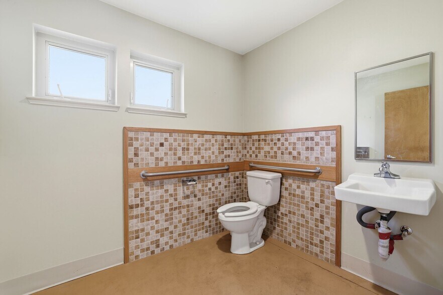More Photos Of 1005 Fowler Way, Placerville Medical For Sale