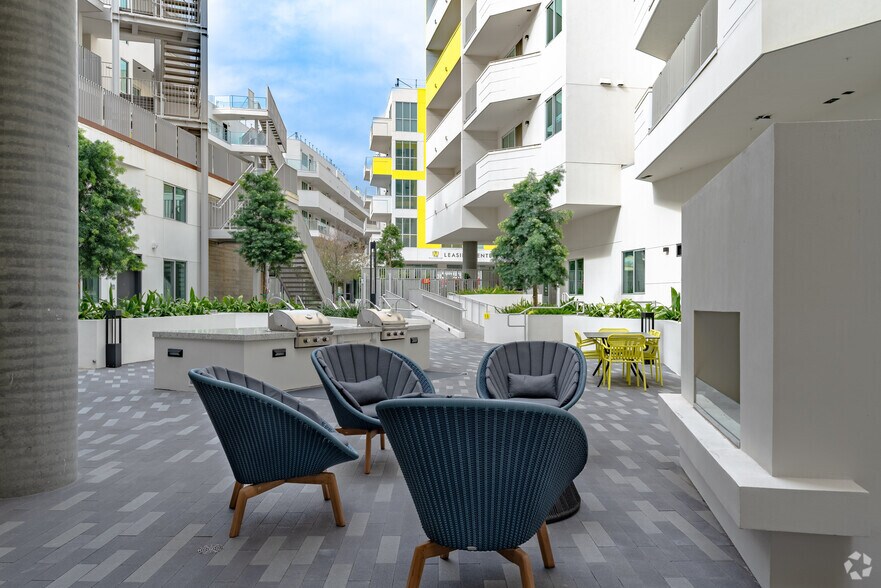 More Photos Of 2929 Pennsylvania Ave, Santa Monica Apartments For Lease