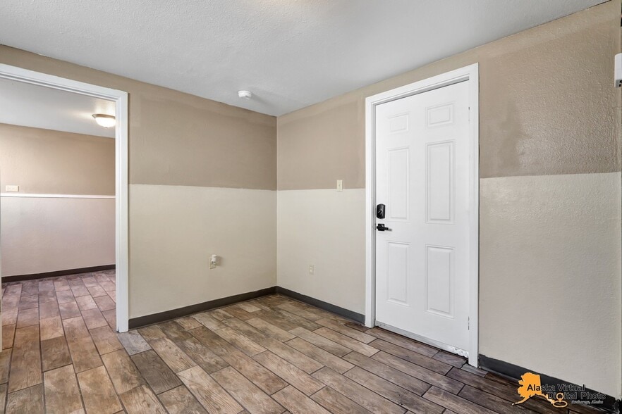 More Photos Of 1335 Hyder St, Anchorage Apartments For Sale
